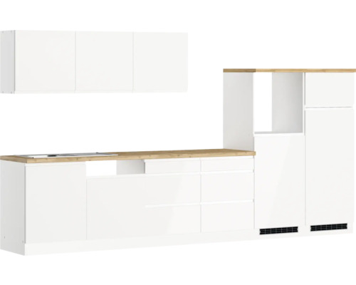 Cuisine linéaire avec éléments hauts, plan de travail et éléments bas