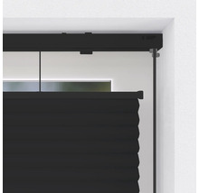 Detailansicht einer schwarzen Plisseeanlage am Fenster