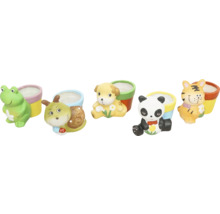 Divers pots de fleurs en forme d''animaux, dont une grenouille, un escargot, un chien, un panda et un tigre