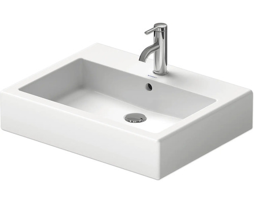 Lavabo en céramique avec robinet