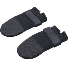 Zwei schwarze Hundeschuhe mit Klettverschluss und Gummisohle.