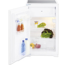 Réfrigérateur ouvert avec des aliments