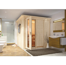 Salle de bain avec sauna en bois, douche, lavabo et miroir