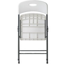 Klappstuhl mit Metallrahmen und Kunststoffoberfläche