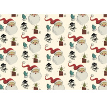 Weihnachtliches Muster mit Weihnachtsmännern, Handschuhen, Kerzen und Ornamenten