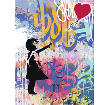Wandbild mit Graffiti-Motiv eines Mädchens mit Herzluftballon