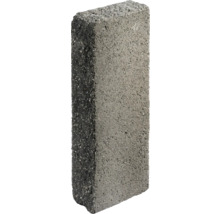 Grauer Betonblock