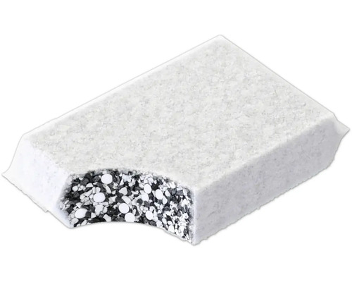 Panneau isolant en polystyrène avec une découpe pour montrer le matériau