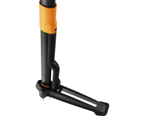 Désherbeur Fiskars pour enlever les mauvaises herbes