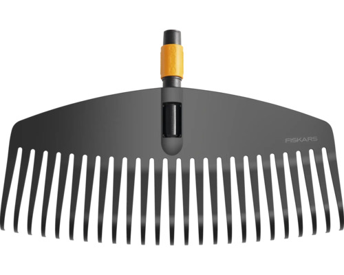 Râteau Fiskars pour ramasser les feuilles dans le jardin