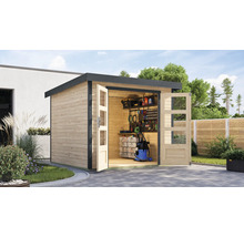 Abri de jardin en bois avec portes doubles ouvertes et intérieur organisé