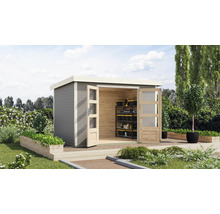 Garten mit Gerätehaus aus Holz und Regalen