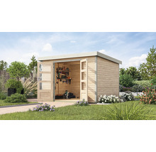 Abri de jardin en bois avec portes battantes ouvertes et outils au mur