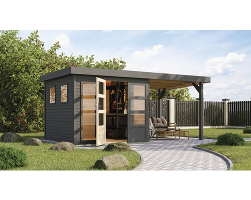 Abri de jardin Karibu Laharo 3,5 avec extension de toit de 2,4 m 491 x 262 cm gris Scène de jardin avec remise à outils, terrasse et outils