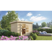 Scène de jardin avec abri de jardin en bois, mobilier de jardin, gazon et fleurs