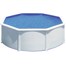 Piscine hors sol remplie d''eau