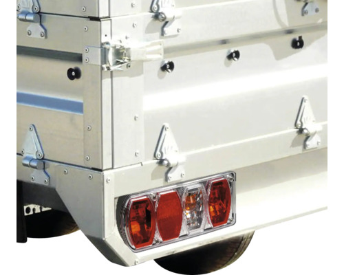 Vue détaillée d''une ridelle de remorque avec feux arrière.