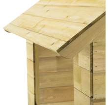 Detailansicht eines Holzhauses mit Dach