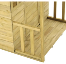 Detailansicht eines Holzspielhauses mit Terrasse und Geländer