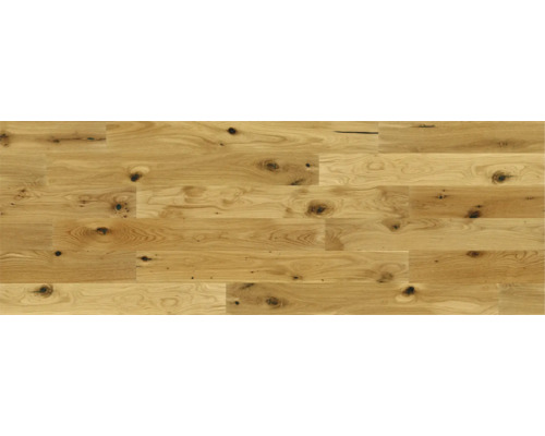 Holzfußboden aus Eiche mit Astlöchern