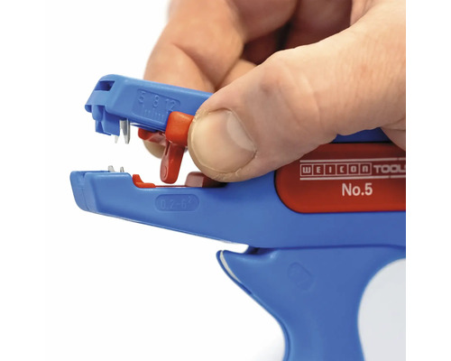 Weicon Tools Abisolierzange No. 5 im Einsatz