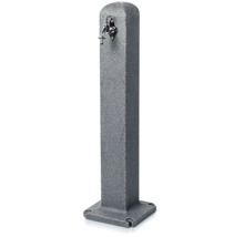 Point d''eau de jardin en pierre avec robinet
