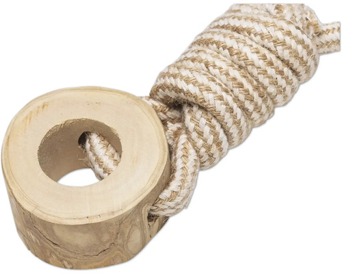 Anneau en bois avec corde