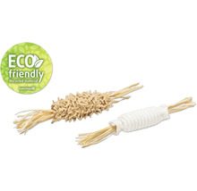 Deux jouets pour chat en matériau recyclé avec le logo Beetztees et le label Eco Friendly.