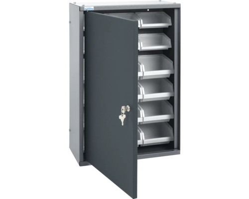 Armoire avec porte ouverte et plusieurs récipients