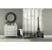 Badezimmer mit Kommode, Spiegel und Duschvorhang mit Eiffelturm-Motiv