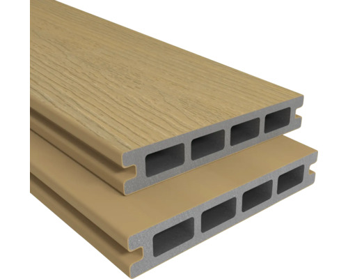 Konsta WPC Terrassendiele Nativo Eco Solo Eiche hellbraun 22,5x140x3000 Zwei Terrassendielen aus Holzverbundwerkstoff mit rechteckigen Hohlräumen