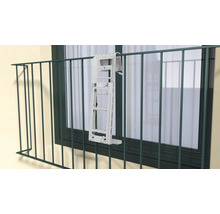 Support de climatiseur pour montage sur un garde-corps de balcon.