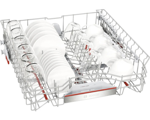 Panier de lave-vaisselle avec vaisselle