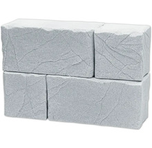 Graue Mauersteine im Stapel