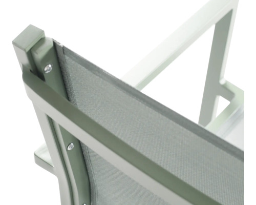 Vue détaillée d''une chaise de jardin avec revêtement textile