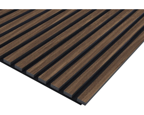 Akustikpaneel aus Holz mit Lattenstruktur