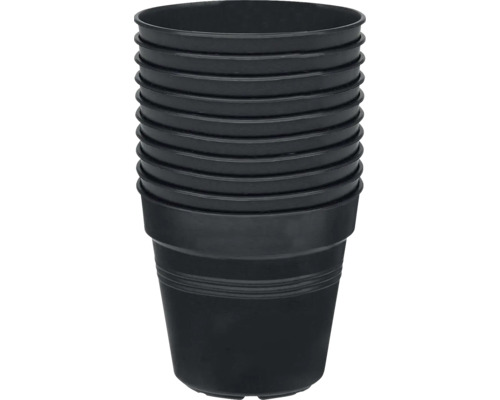 Pile de pots de fleurs noirs en plastique