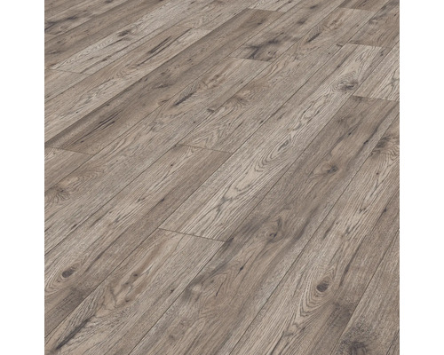 Verlegung von Laminatboden in Holzoptik.