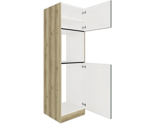 Meuble de cuisine avec portes ouvertes et étagères