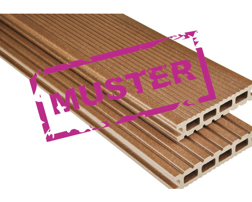 Handmuster zu Konsta WPC Terrassendiele Futura Hohlkammerprofil mattiert 26x145 mm braun Échantillon de lames de terrasse en WPC avec profilé à chambre creuse