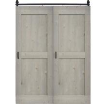 Double porte coulissante en bois avec ferrures