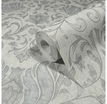 Tapetenrolle mit floralem Muster