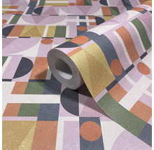 Tapetenrolle mit geometrischen Formen als Muster