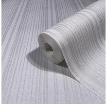 Tapetenrolle mit Streifenmuster