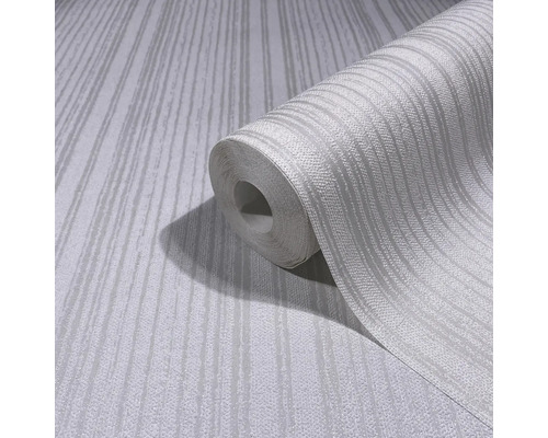 Tapetenrolle mit Streifenmuster