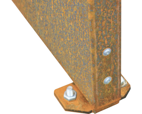 Vue détaillée d''une construction en acier couleur rouille avec des vis