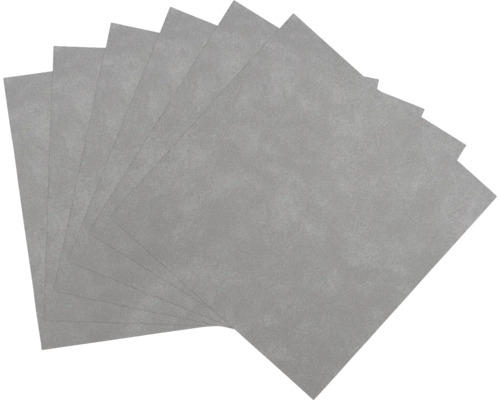 Plusieurs feuilles de papier abrasif grises