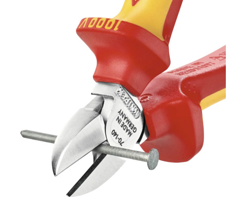 Pince coupante Knipex coupant un clou