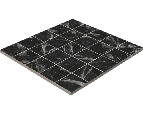 Quadratische Mosaikfliese mit Marmorstruktur