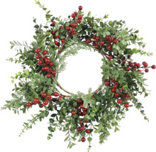 Dekorativer Kranz mit grünen Blättern und roten Beeren